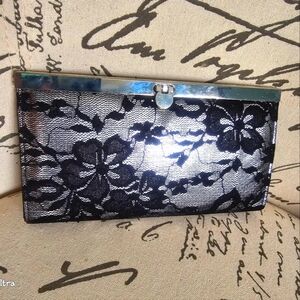 BLACK LACE and Metal Clutch Purse with flip lock closure EUC